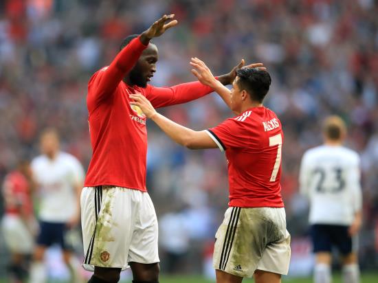 Manchester United 2 - 1 Tottenham Hotspur: United come from behind to book a return to Wembley
