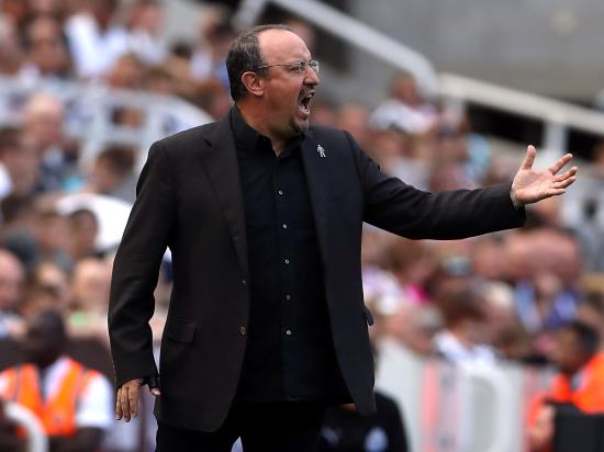 Benitez wants to put contract talk aside and focus on season ahead