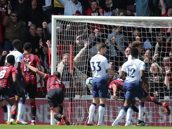 Late Nathan Ake header condemns nine-man Tottenham to defeat