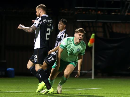 Two headers see Celtic beat St Mirren and close the gap on leaders Rangers