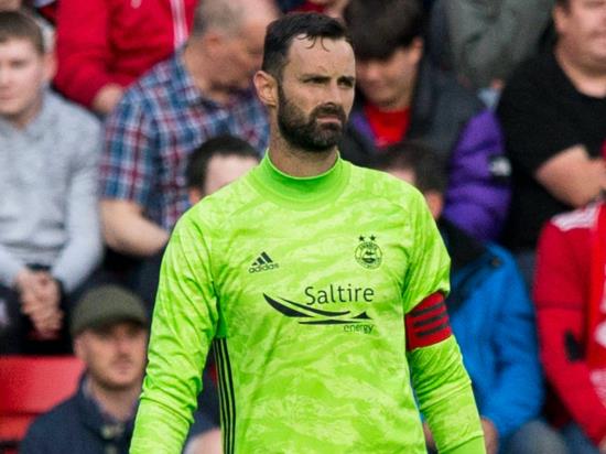 Joe Lewis apologises to Aberdeen team-mates after cup defeat to St Mirren