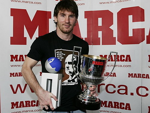 Barcelona Star Lionel Messi Wins Trofeo Pichichi & Premi Di Stefano Awards