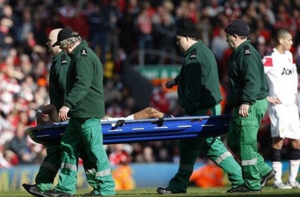 Fears for Nani after horror injury