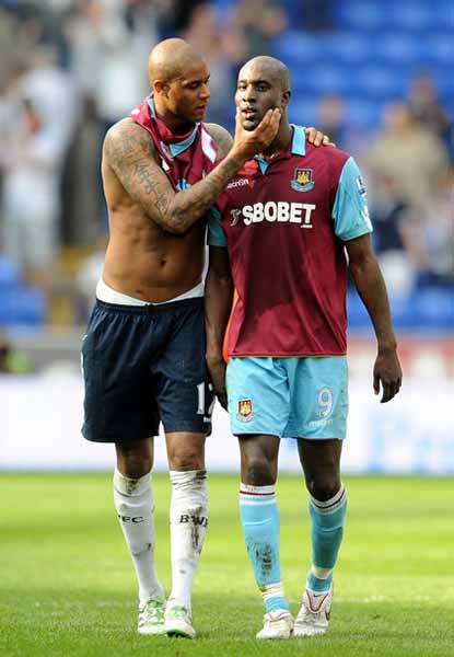 Cole urges West Ham stars to 'man up'