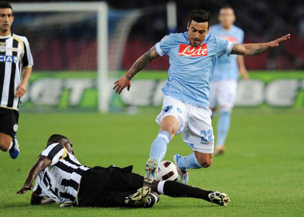 Agent: Lavezzi will not leave Napoli for Man City