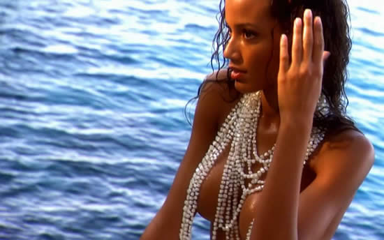 The Sexiest Lingerie Model WAG Ever - The 20 Hottest Photos of Selita Ebanks