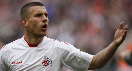 Lukas Podolski transfer to Arsenal 'approved by Cologne'