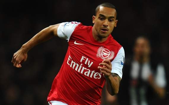 Arsenal should sell Walcott if he asks for new contract - Stewart Robson