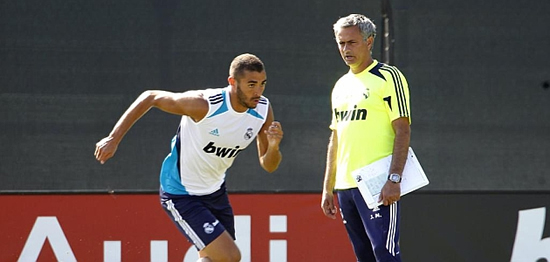 Benzema back on the bench - Mourinho is unhappy with his performance