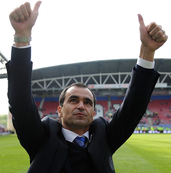 Martinez delays decision on Wigan future to hold further talks with chairman Whelan