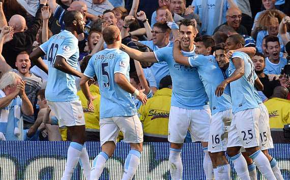 Manchester City 4-1 Manchester United: Moyes humiliated on derby debut