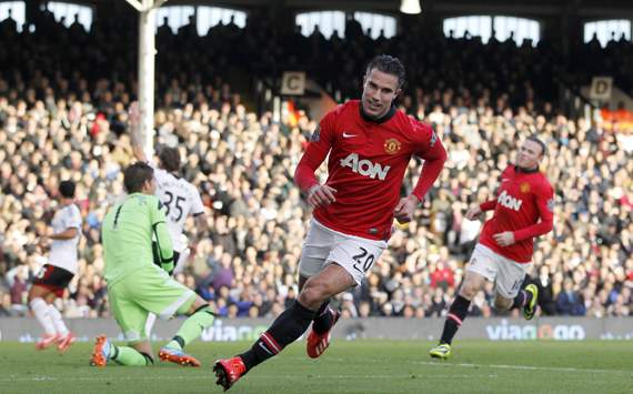 Fulham 1-3 Manchester United: Rooney & Van Persie heap more misery on struggling Jol