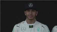 Lewis Hamilton signs new Mercedes deal