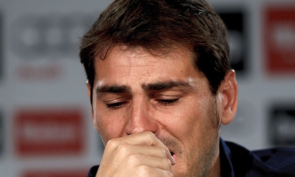 No fanfare for Real Madrid legend Iker Casillas as he leaves for Porto