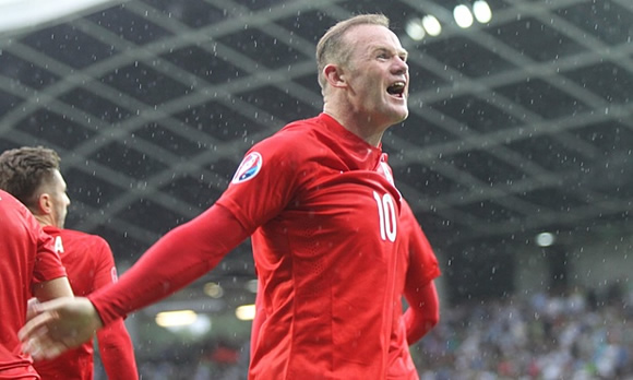 Rooney can shoulder responsibility as Manchester United's lead striker