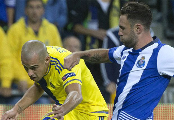 Maccabi Tel Aviv 1 - 3 FC Porto: Cristian Tello on target as Porto see off Maccabi Tel Aviv