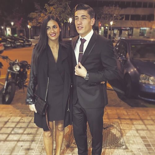 Arsenal star Hector Bellerin all smiles with his girlfriend
