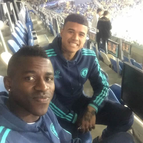 Ramires all smiles with new Chelsea signing