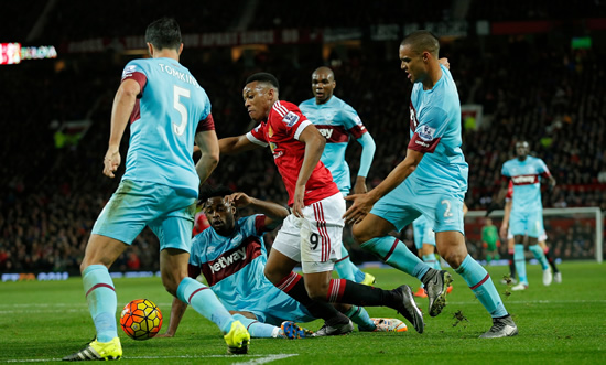 Manchester United 0 - 0 West Ham United: Manchester United booed off after goalless draw against West Ham
