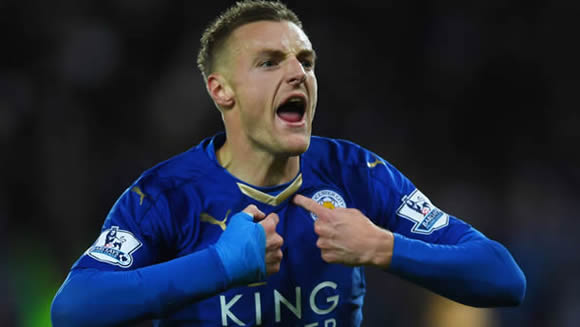 Jamie Vardy signs new Leicester City contract until 2019