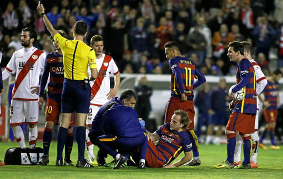 Rakitic took a knock but will be fit for Eibar