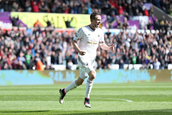 Swansea City 1 - 0 Chelsea FC: Gylfi Sigurdsson on the mark as Chelsea are beaten at Swansea
