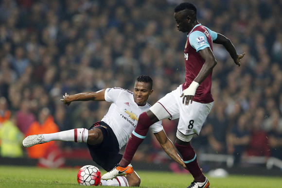 West Ham United 3 - 2 Manchester United: West Ham leave Upton Park in style with comeback win against Manchester United
