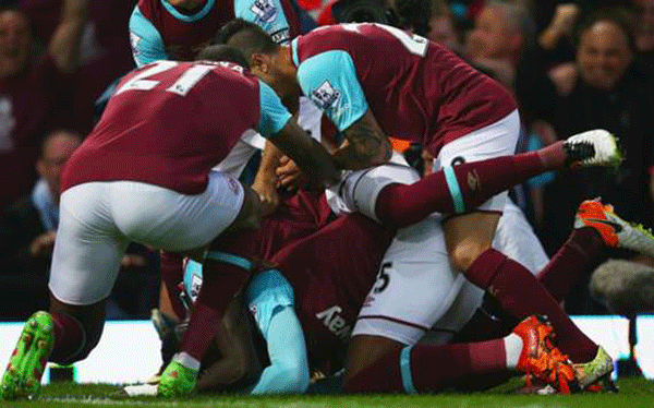 West Ham 3-2 Manchester United: Hammers dent Van Gaal's top four hopes in dramatic farewell