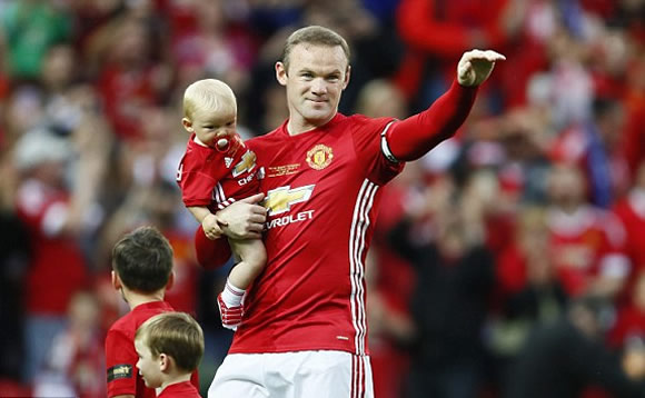 Manchester United 0 - 0 Everton: Wayne Rooney takes centre stage but Manchester United draw Old Trafford blank