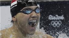 Schooling's father emotional after Olympic gold medal winning swim
