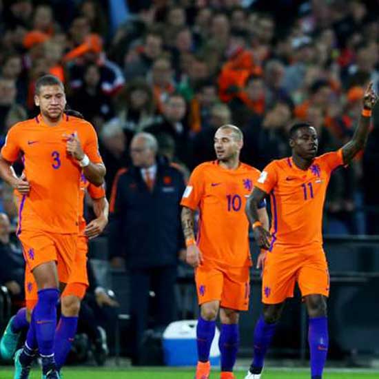 Netherlands 4-1 Belarus: Promes breaks international duck with double