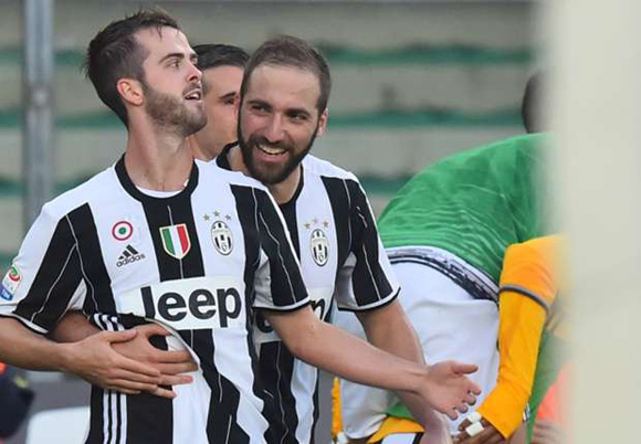 Chievo 1 - 2 Juventus: Mohamed Salah nets hat-trick to keep Roma on Juventus' tail