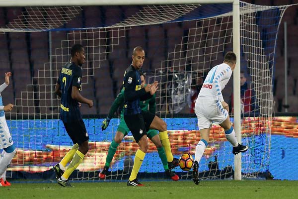 Napoli 3-0 Inter: Hamsik and Insigne on target as Pioli's men flounder