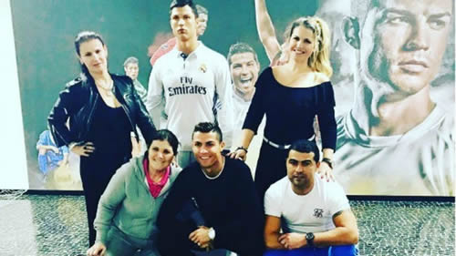 Ronaldo's family send Christmas greetings