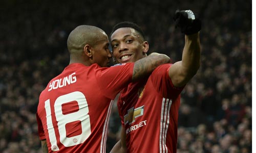 Man Utd 4-0 Reading: Rooney equals Charlton's record as Red Devils progress in FA Cup