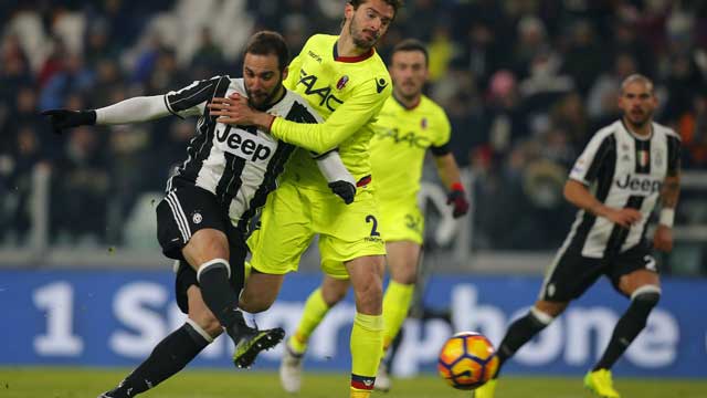 Juventus 3-0 Bologna: Higuain and Dybala seal simple victory