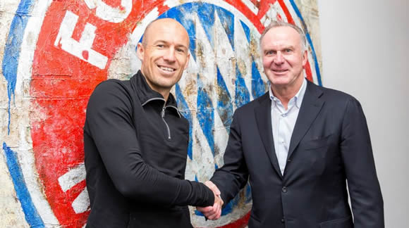 Bayern Munich's Arjen Robben signs one-year contract extension