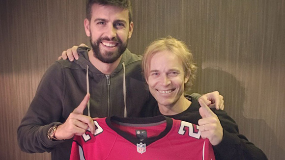 Pique is ready for the Superbowl!