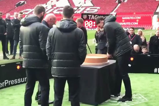 Zlatan Ibrahimovic and Wayne Rooney try to cut cheese at Old Trafford: This is hilarious