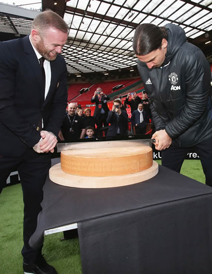 Zlatan Ibrahimovic and Wayne Rooney try to cut cheese at Old Trafford: This is hilarious