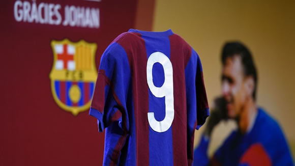 Barcelona to honour Johan Cruyff with Nou Camp statue