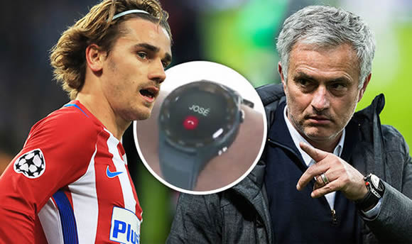 Antoine Griezmann drops Manchester United transfer hint in cheeky advert