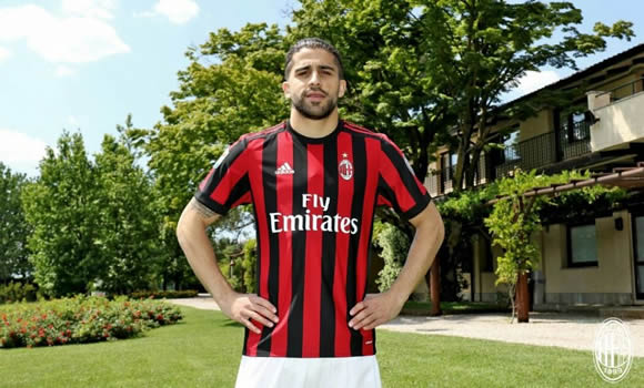 Ricardo Rodriguez completes move to AC Milan from Wolfsburg
