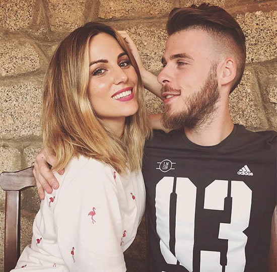 Man United star David De Gea leaves fans drooling with bedroom snap of stunning WAG
