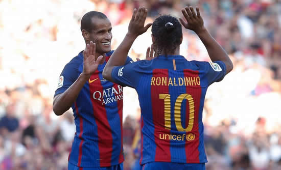 Barcelona bring back the legends