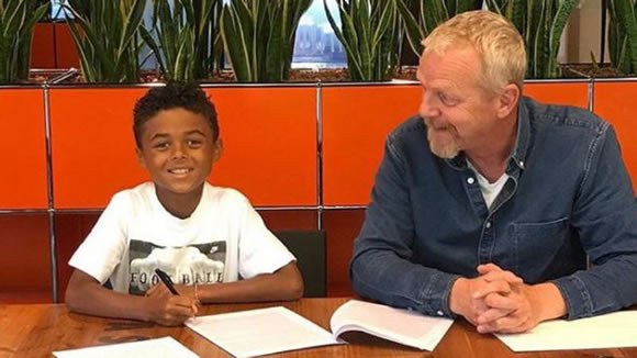 Kluivert's nine-year-old son signs Nike deal