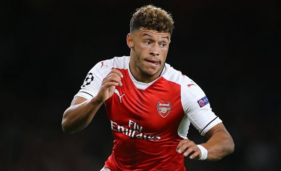 Chelsea tempt Arsenal with £25m bid for Oxlade-Chamberlain