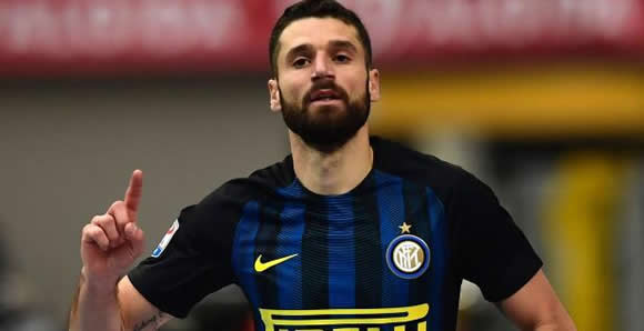 Chelsea working on Candreva deal as Inter target Schick as a replacement