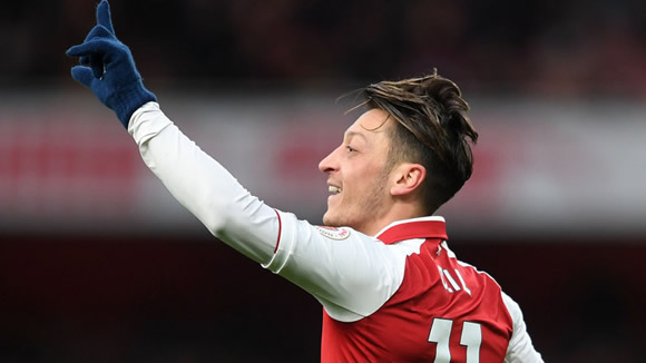 Mesut Ozil would perform better at Man Utd than at Arsenal, says Ian Wright