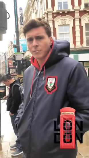Manchester United star Victor Lindelof and stunning fiancee stay in London after Crystal Palace win to take in the sights